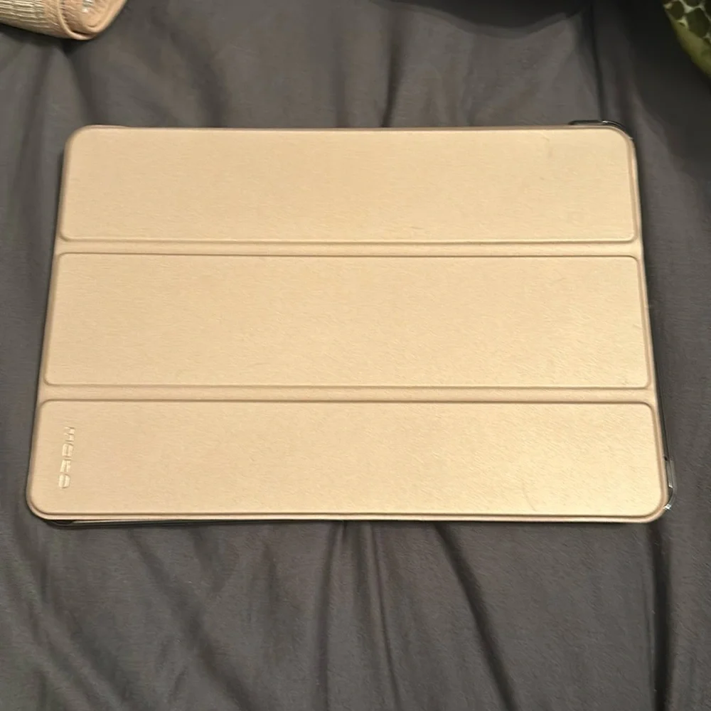 NWOT IPad Case for 10.2 inch iPad